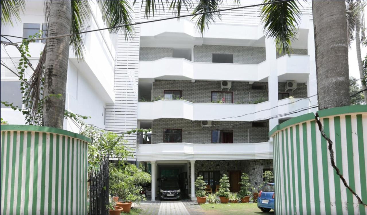 Heaven Gardens Hotell Kochi Eksteriør bilde